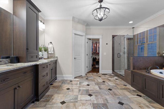 5426 Summerfield Lane, Signal Mountain, TN 37377