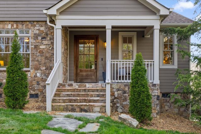 5426 Summerfield Lane, Signal Mountain, TN 37377