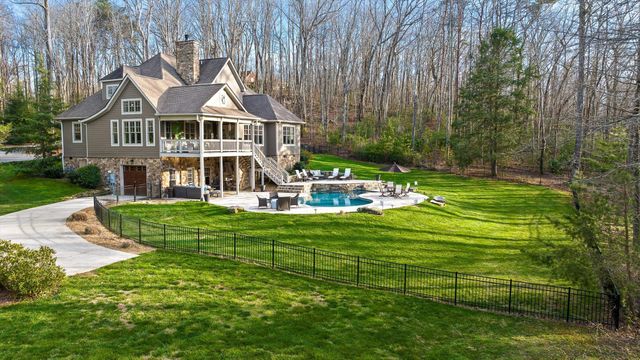 5426 Summerfield Lane, Signal Mountain, TN 37377