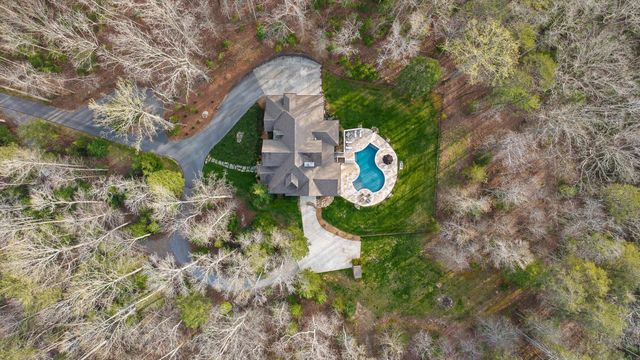 5426 Summerfield Lane, Signal Mountain, TN 37377