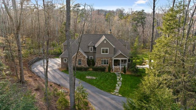 5426 Summerfield Lane, Signal Mountain, TN 37377