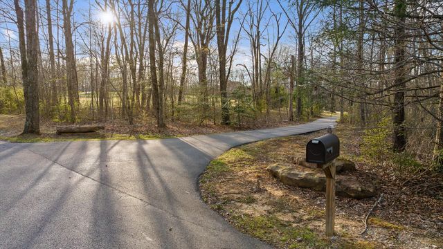 5426 Summerfield Lane, Signal Mountain, TN 37377