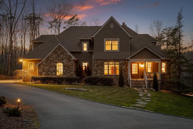 5426 Summerfield Lane, Signal Mountain, TN 37377