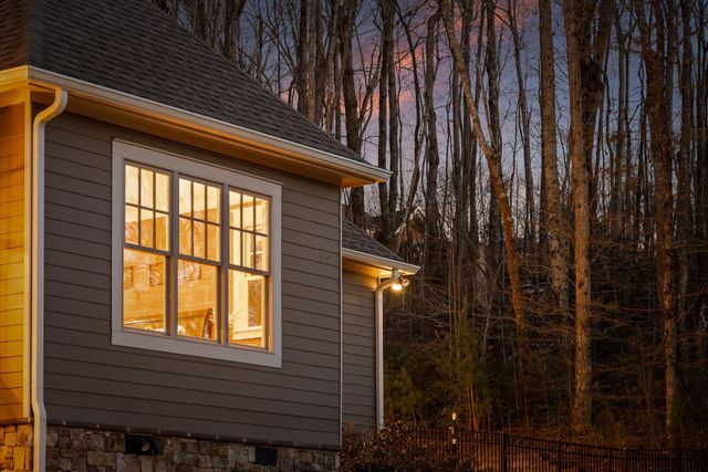 5426 Summerfield Lane, Signal Mountain, TN 37377