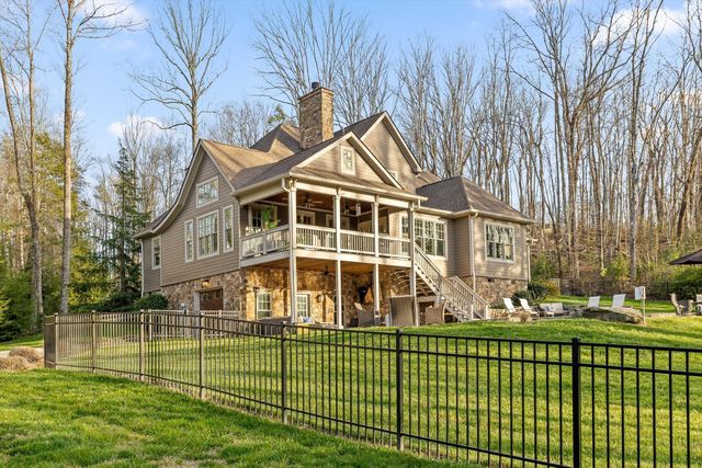 5426 Summerfield Lane, Signal Mountain, TN 37377