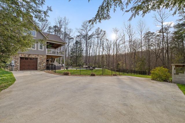 5426 Summerfield Lane, Signal Mountain, TN 37377