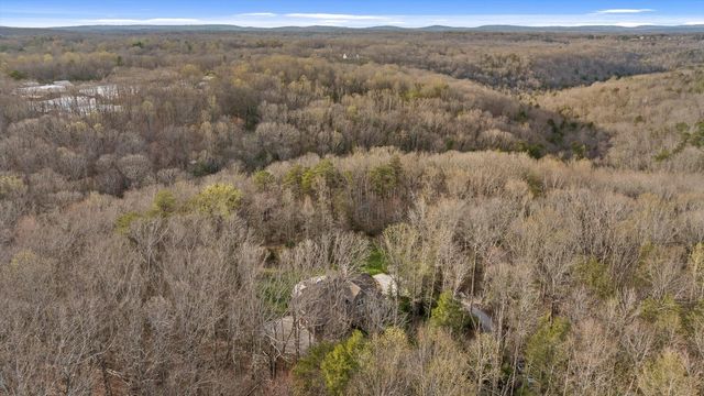 5426 Summerfield Lane, Signal Mountain, TN 37377