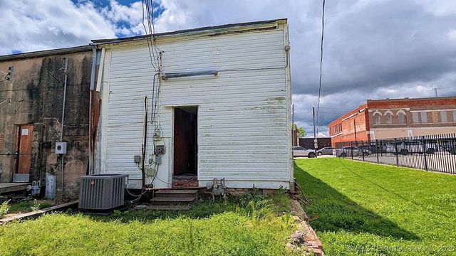 215 E 6th Street, Okmulgee, OK 74447