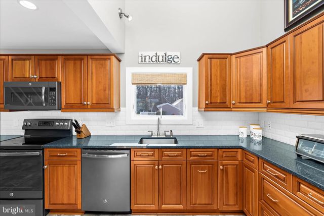 3830 NEW SECTION RD, Baltimore, MD 21220