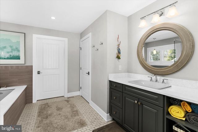 3830 NEW SECTION RD, Baltimore, MD 21220