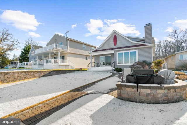 3830 NEW SECTION RD, Baltimore, MD 21220