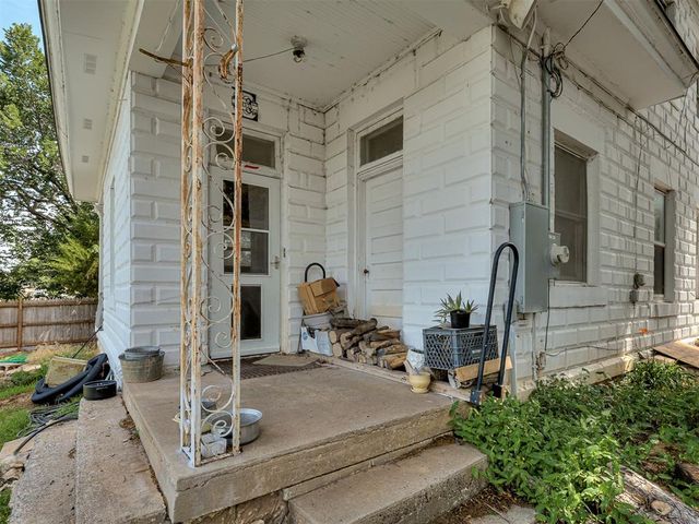 202 S Roberts Avenue, El Reno, OK 73036