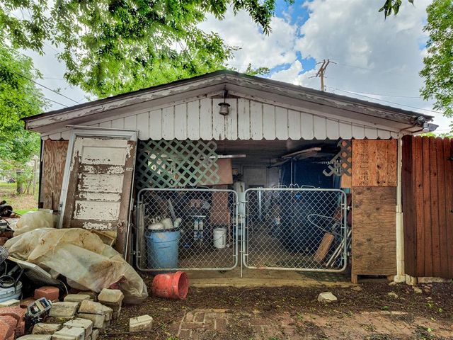 202 S Roberts Avenue, El Reno, OK 73036