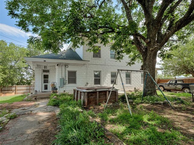 202 S Roberts Avenue, El Reno, OK 73036