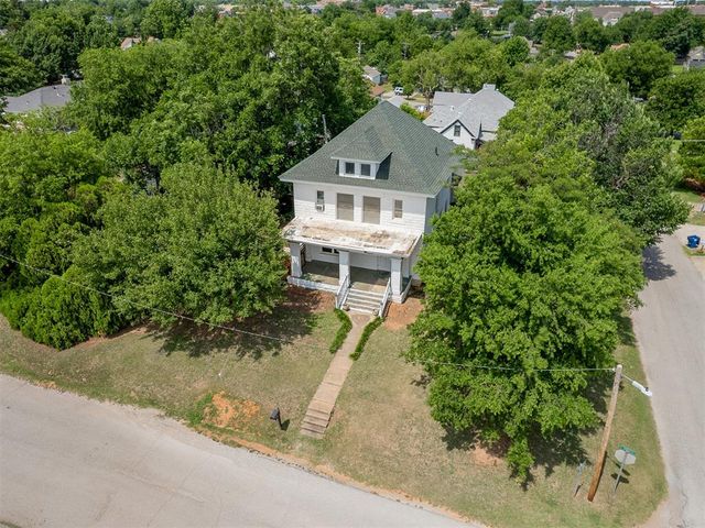 202 S Roberts Avenue, El Reno, OK 73036