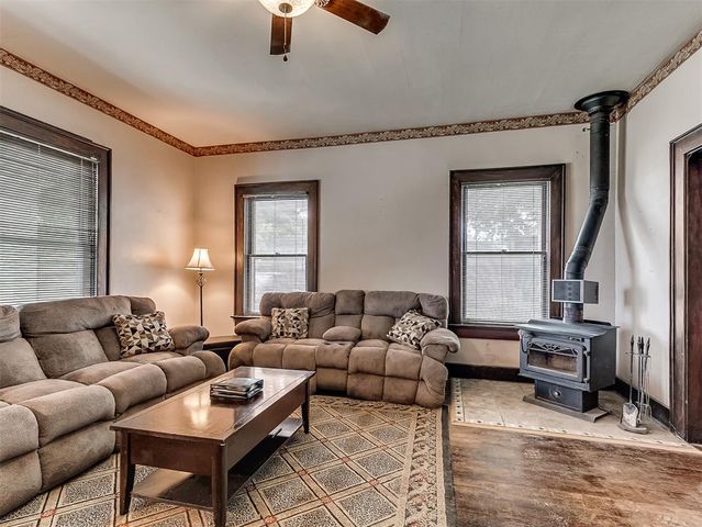 202 S Roberts Avenue, El Reno, OK 73036