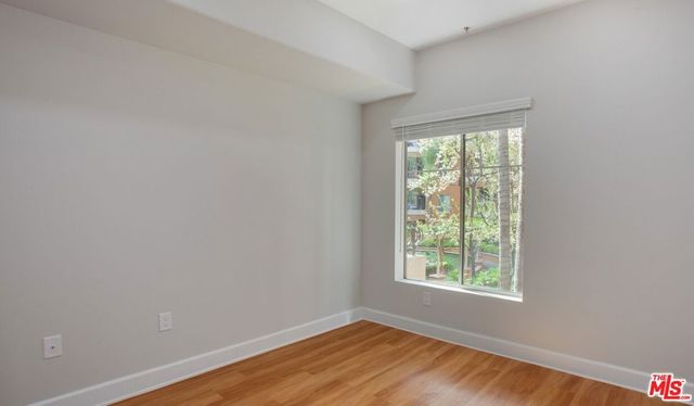 348 S Hauser Boulevard 1-310, Los Angeles, CA 90036