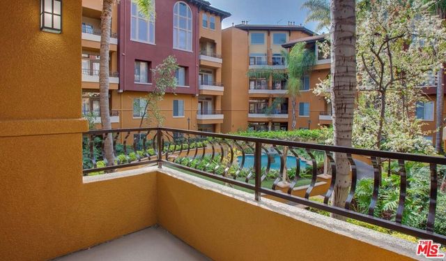 348 S Hauser Boulevard 1-310, Los Angeles, CA 90036
