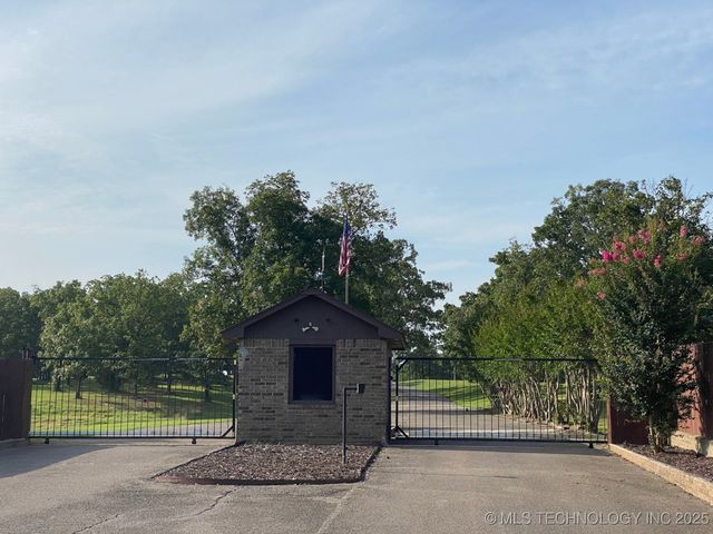 15831 W Dogwood Road, Park Hill, OK 74451