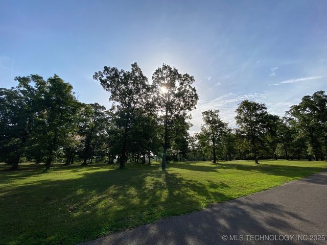 15831 W Dogwood Road, Park Hill, OK 74451