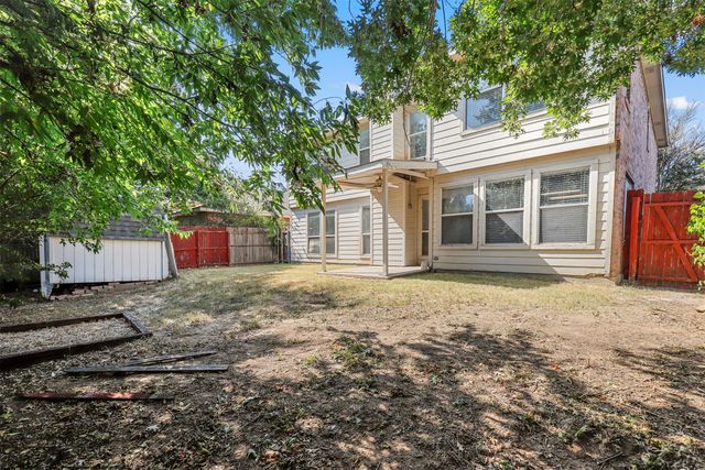 813 Jockey Club Lane, Fort Worth, TX 76179