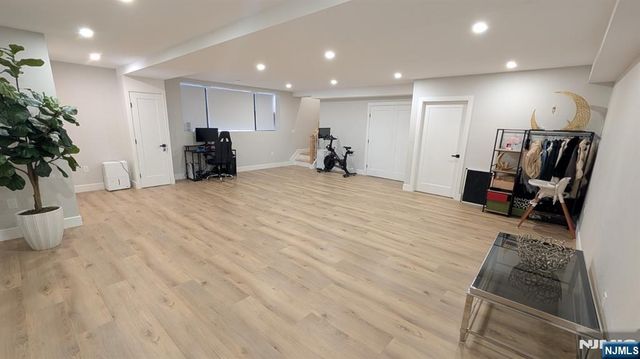 621 Valley Brook Avenue, Lyndhurst, NJ 07071