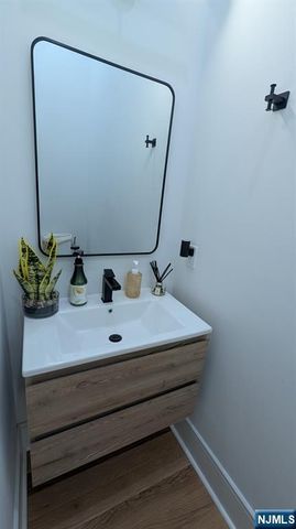 621 Valley Brook Avenue, Lyndhurst, NJ 07071