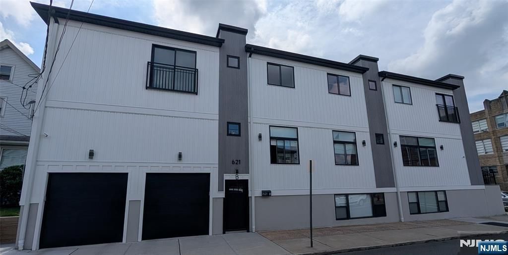 621 Valley Brook Avenue, Lyndhurst, NJ 07071