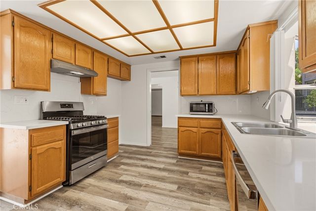 30112 Elizabeth Court, Agoura Hills, CA 91301