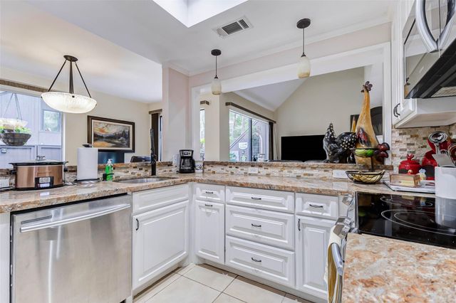 115 Litchfield Lane, Houston, TX 77024