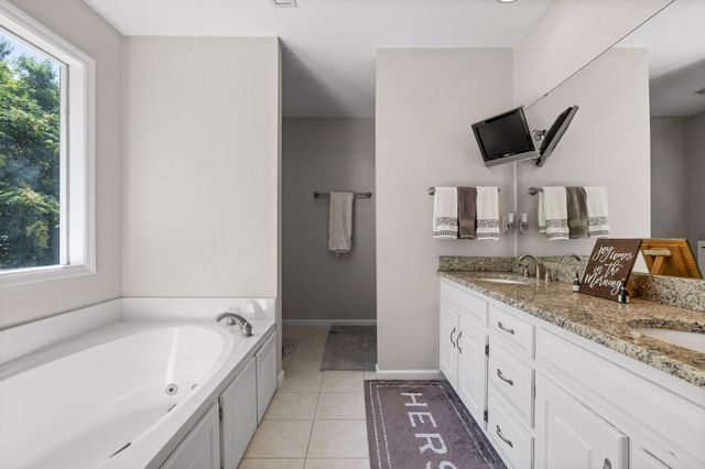 8014 Woodstone Drive, Hixson, TN 37343