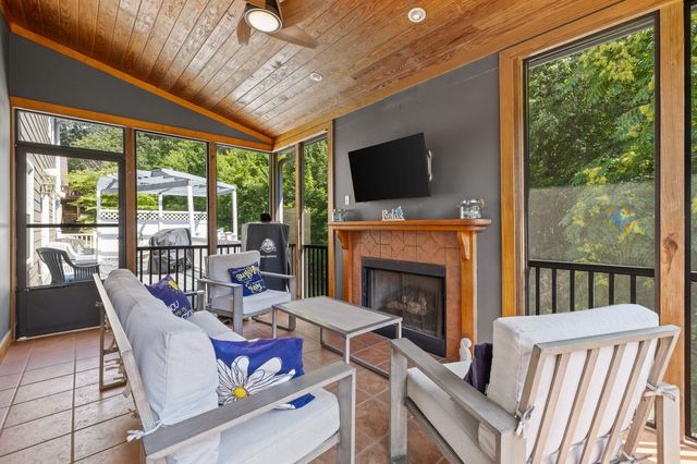 8014 Woodstone Drive, Hixson, TN 37343