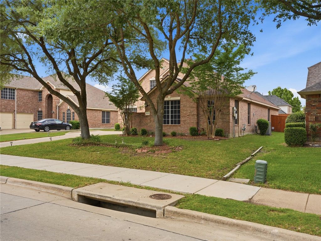 10002 River Bend Drive, Rowlett, TX 75089