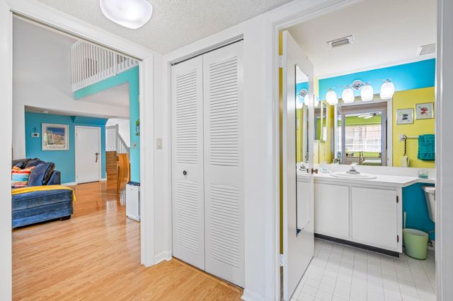 4630 W Mcnab Rd D-2, Pompano Beach, FL 33069