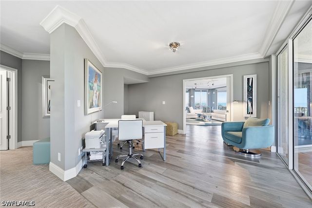 8111 Bay Colony DR 204, Naples, FL 34108