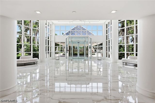 8111 Bay Colony DR 204, Naples, FL 34108