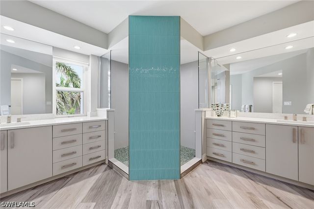 8111 Bay Colony DR 204, Naples, FL 34108