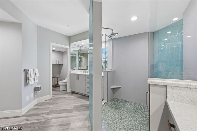 8111 Bay Colony DR 204, Naples, FL 34108
