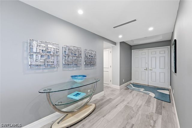 8111 Bay Colony DR 204, Naples, FL 34108
