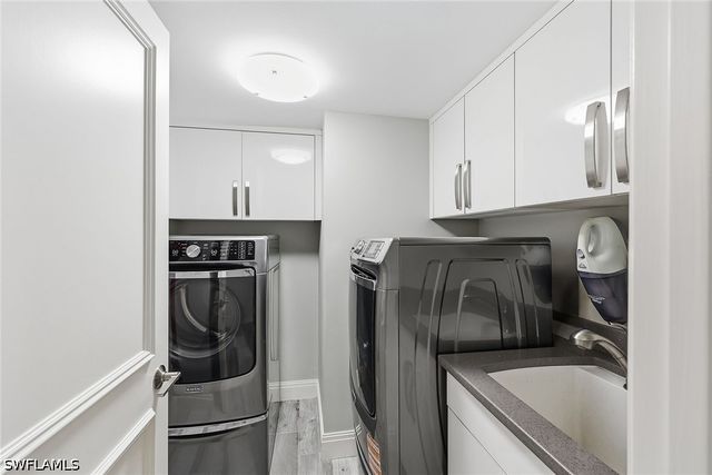 8111 Bay Colony DR 204, Naples, FL 34108