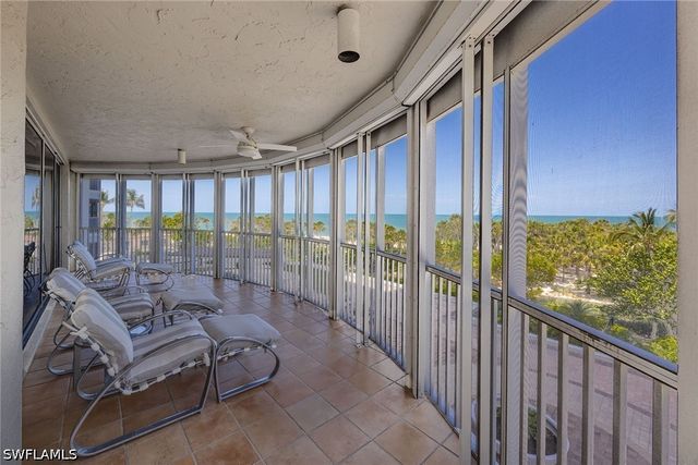 8111 Bay Colony DR 204, Naples, FL 34108