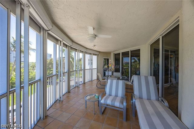 8111 Bay Colony DR 204, Naples, FL 34108
