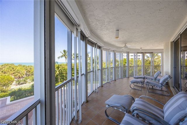 8111 Bay Colony DR 204, Naples, FL 34108