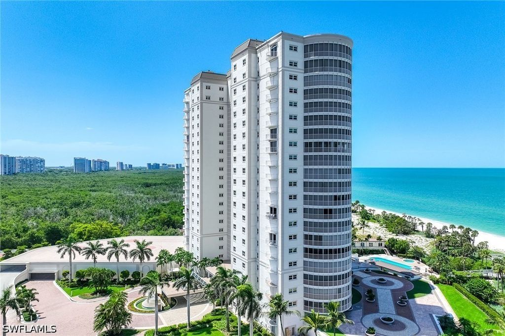 8111 Bay Colony DR 204, Naples, FL 34108