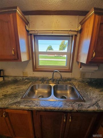 1093 N Cleveland Street, Kahoka, MO 63445