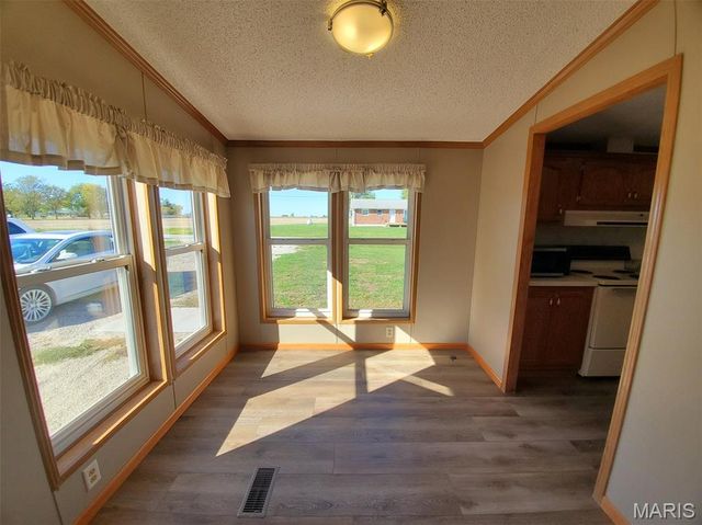 1093 N Cleveland Street, Kahoka, MO 63445