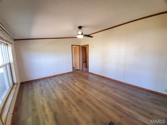 1093 N Cleveland Street, Kahoka, MO 63445