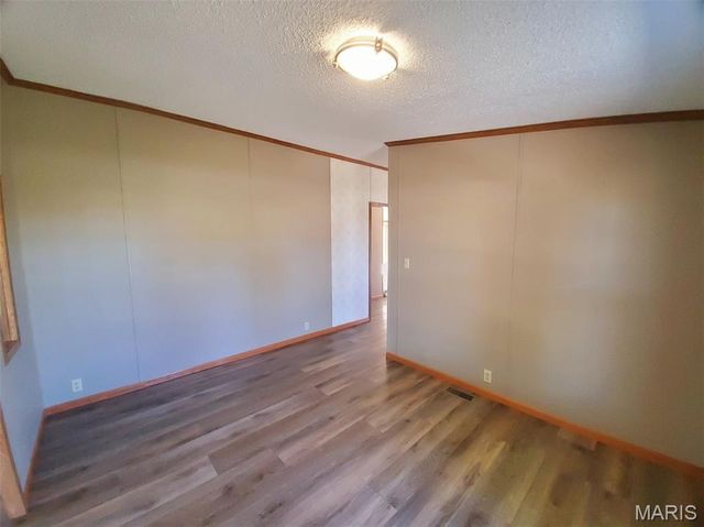 1093 N Cleveland Street, Kahoka, MO 63445