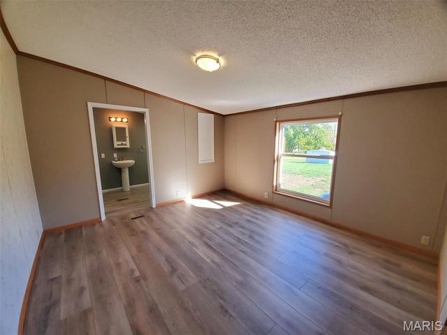 1093 N Cleveland Street, Kahoka, MO 63445