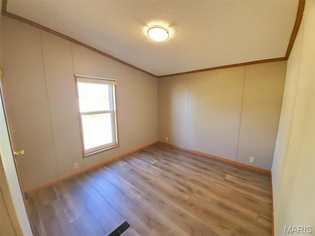 1093 N Cleveland Street, Kahoka, MO 63445